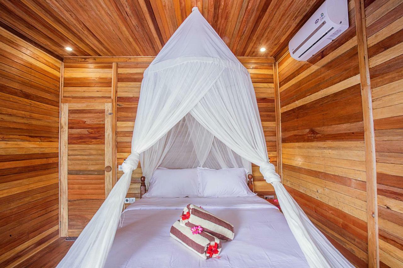 Wooden Beach Sunset Cottages Lembongan Eksteriør billede