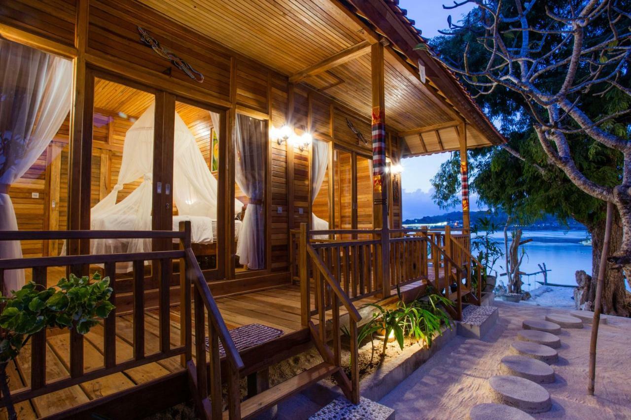 Wooden Beach Sunset Cottages Lembongan Eksteriør billede